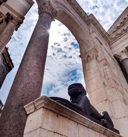 Diocletians-Palace-Split-Croatia-by-tom-bradley-unsplash